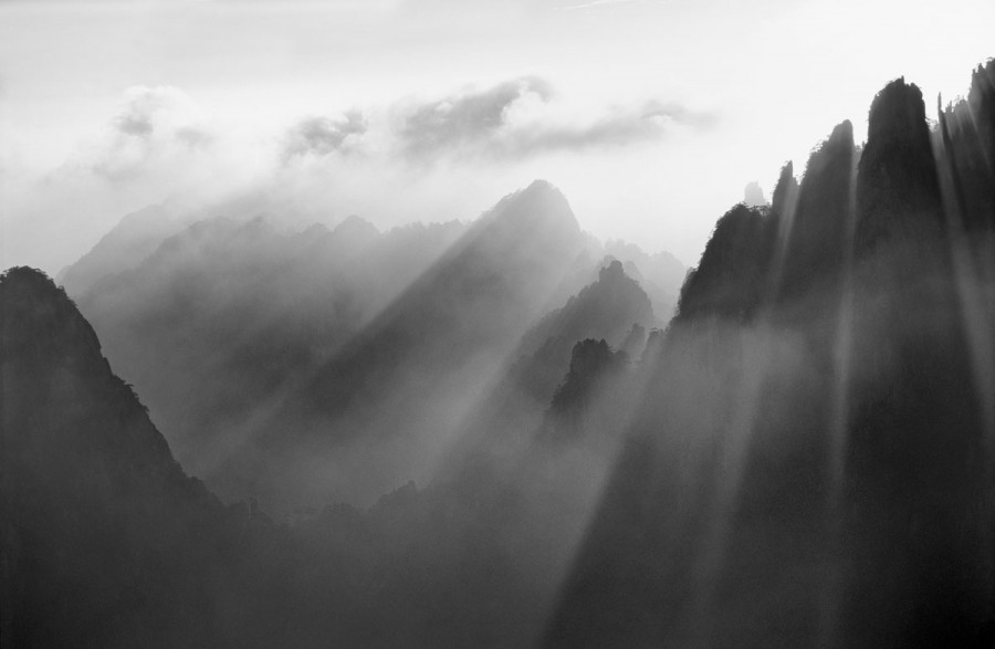 SUNRISE ON LION'S PEAK, HUANGSHAN MOUNTAINS, ANHUI, CHINA